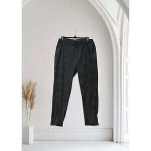 Forever 21 Men's Black and White Large Trousers